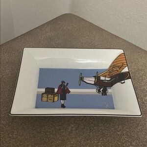 Louis Vuitton Elegant White Limited Edition Wallet Tray